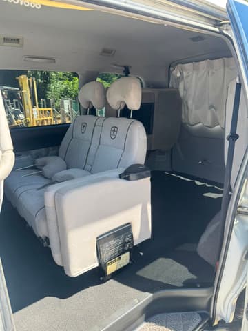 2000 Mitsubishi Delica JDM car for sale — photo 12 of 14