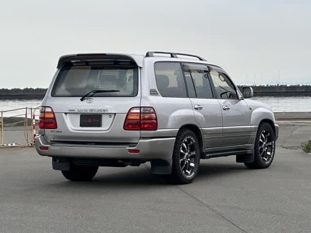 2000 Toyota Land Cruiser JDM car for sale — photo 2 of 9