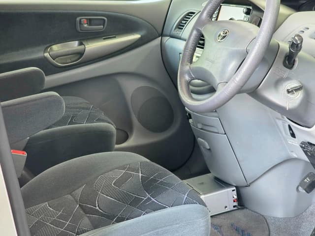 2000 Toyota Estima JDM car for sale — photo 20 of 25