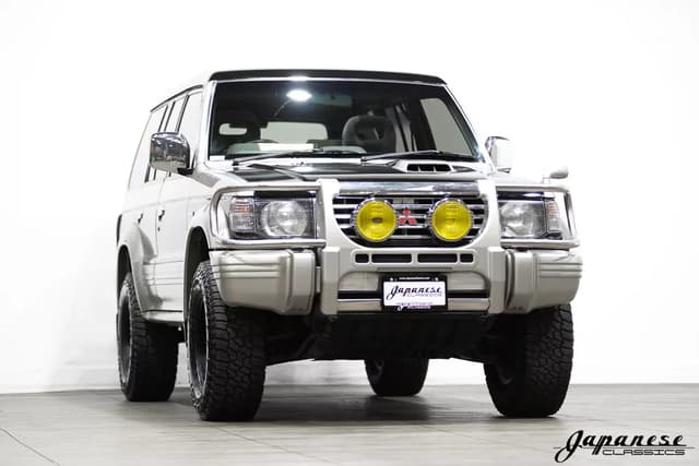 1996 Mitsubishi Pajero JDM car for sale — photo 3 of 25