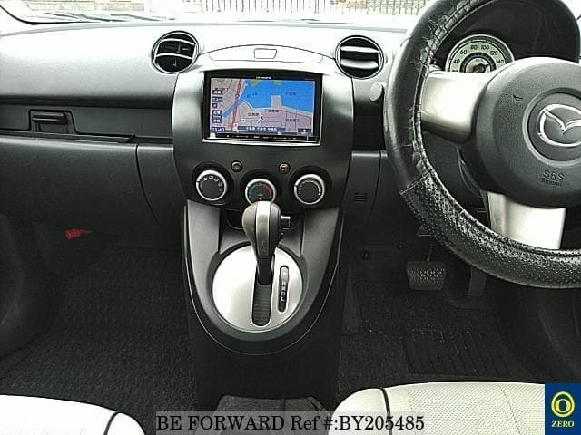 2010 Mazda Demio JDM car for sale — photo 4 of 8