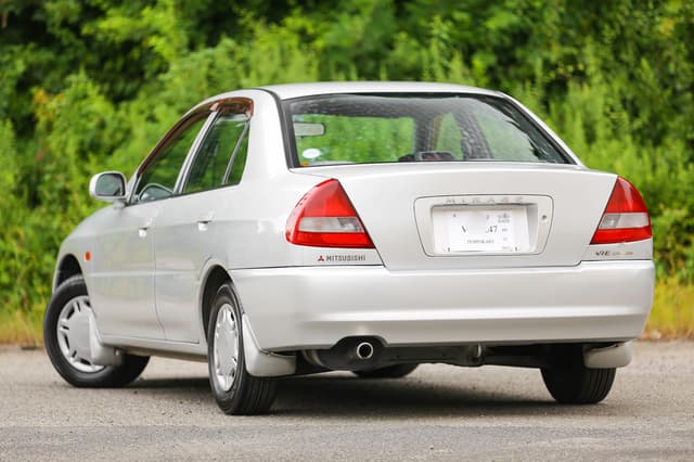 1996 Mitsubishi Mirage JDM car for sale — photo 3 of 10