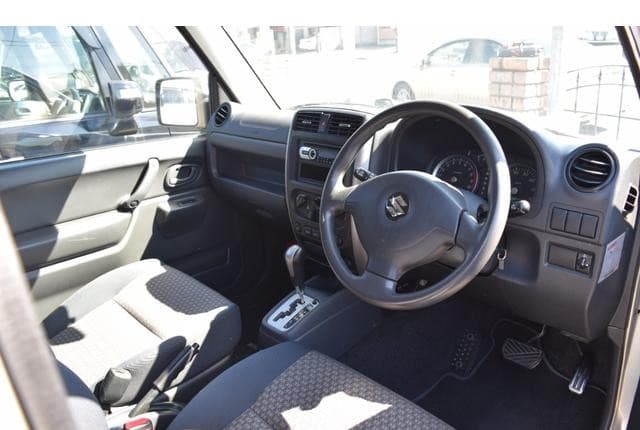 2011 Suzuki Jimny JDM car for sale — photo 25 of 25