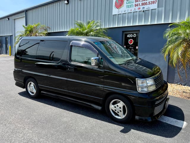 1999 Nissan Elgrand JDM car for sale — photo 10 of 25