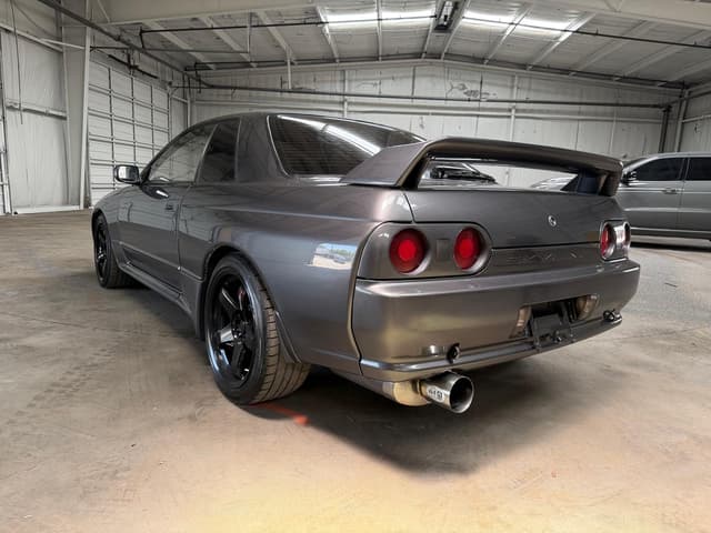 1991 Nissan Skyline JDM car for sale — photo 2 of 15