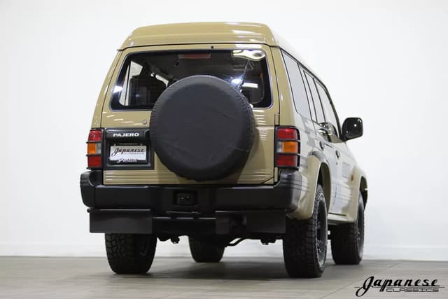 1995 Mitsubishi Pajero JDM car for sale — photo 8 of 25