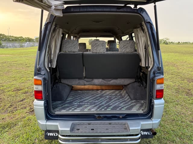1993 Mitsubishi Delica JDM car for sale — photo 11 of 16