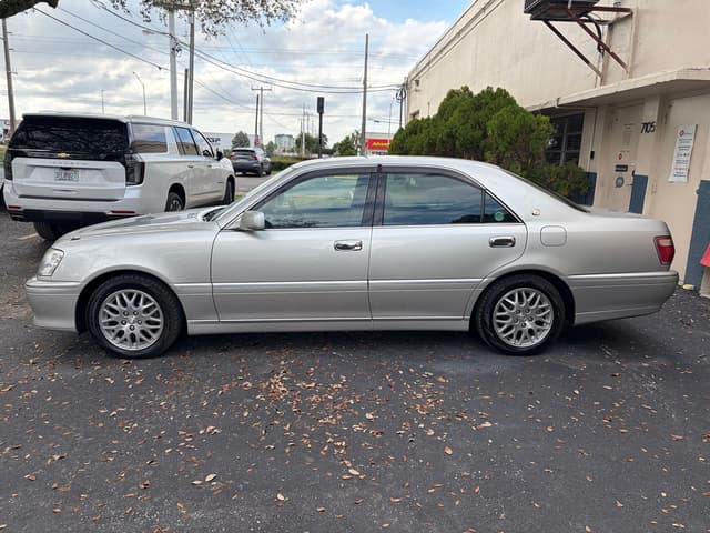2000 Toyota Crown JDM car for sale — photo 4 of 17