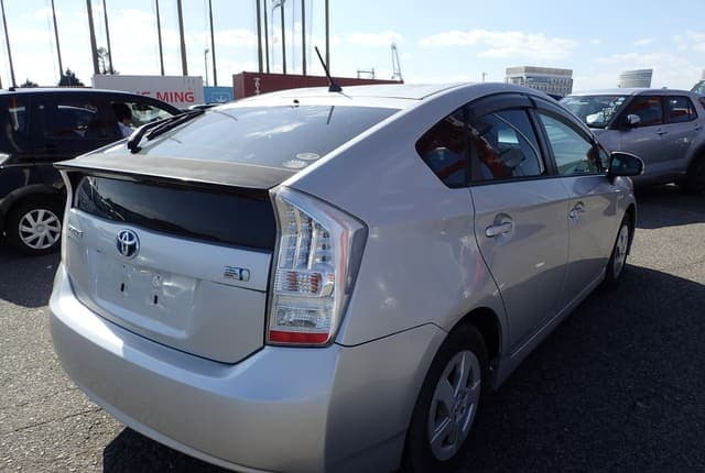 2010 Toyota Prius JDM car for sale — photo 5 of 25