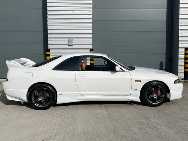 1995 Nissan Skyline JDM car for sale — photo 12 of 25