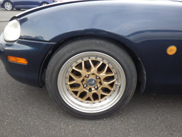 1998 Mazda Roadster (Eunos Roadster / MX-5) JDM car for sale — photo 6 of 9