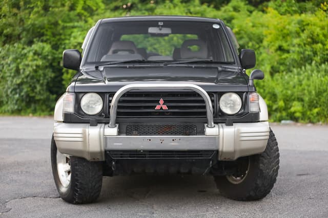 1993 Mitsubishi Pajero JDM car for sale — photo 15 of 25