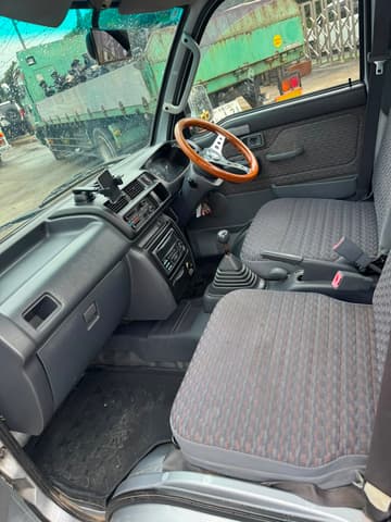 2001 Daihatsu Hijet JDM car for sale — photo 10 of 11