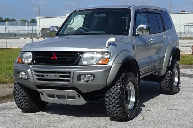 2001 Mitsubishi Pajero JDM car for sale — photo 9 of 20
