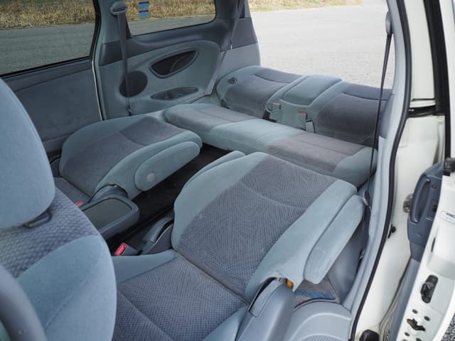 2001 Toyota Estima JDM car for sale — photo 14 of 25