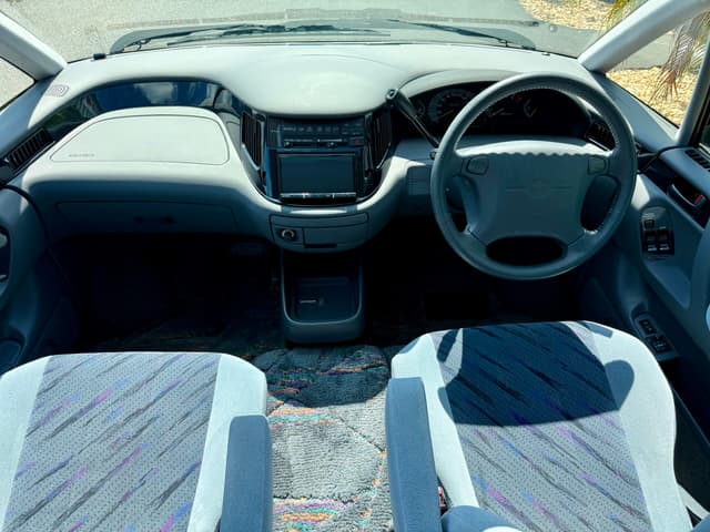 1998 Toyota Estima JDM car for sale — photo 15 of 23