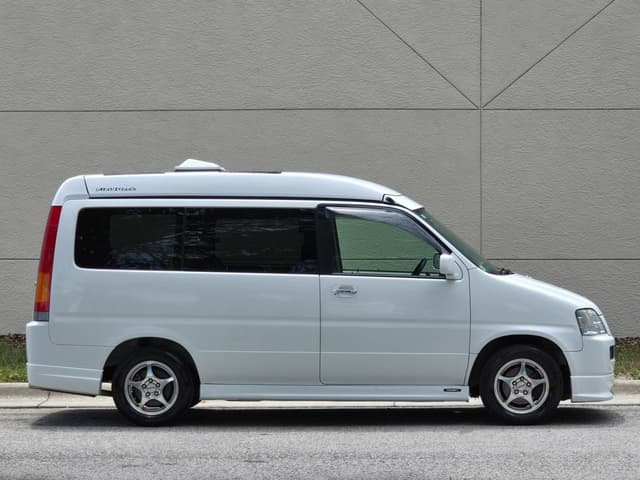 2000 Honda Stepwagon JDM car for sale — photo 3 of 25