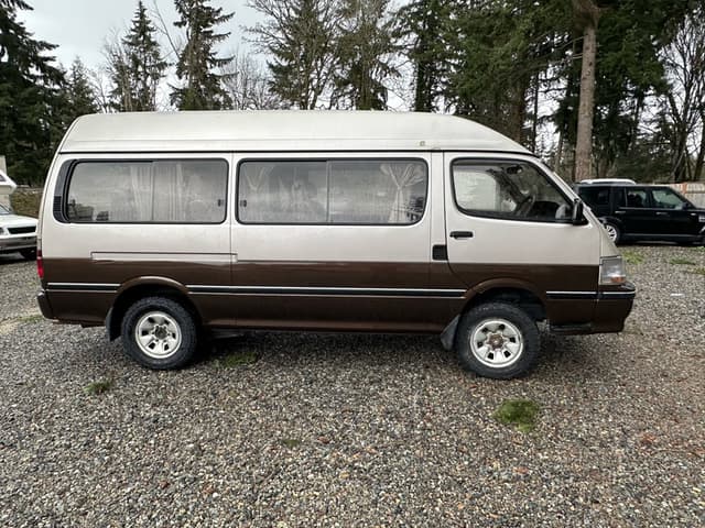 1996 Toyota HiAce JDM car for sale — photo 4 of 24