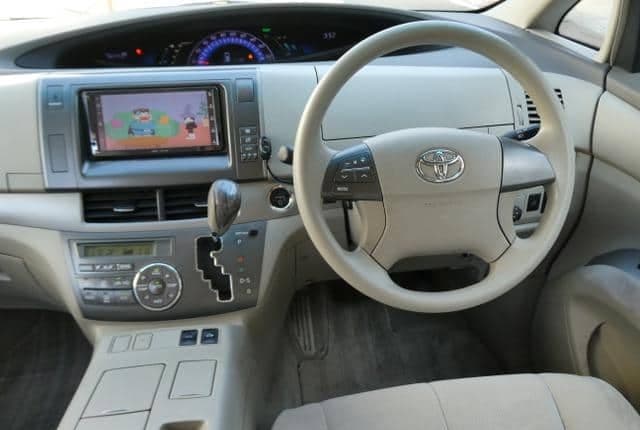 2009 Toyota Estima JDM car for sale — photo 13 of 18