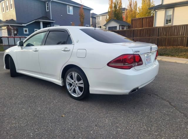 2008 Toyota Crown JDM car for sale — photo 4 of 9
