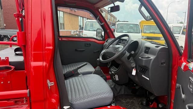 2005 Daihatsu Hijet JDM car for sale — photo 4 of 10