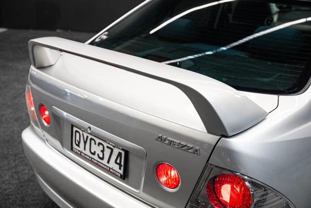 1999 Toyota Altezza JDM car for sale — photo 15 of 19