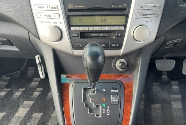 2009 Toyota Harrier JDM car for sale — photo 9 of 25