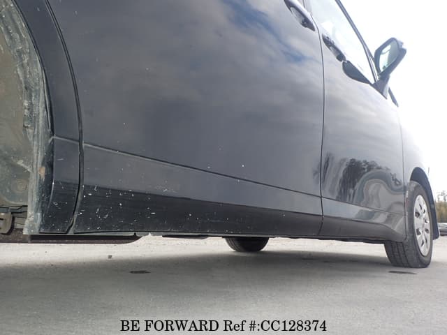 2011 Toyota Voxy JDM car for sale — photo 21 of 25