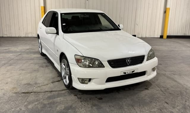 1999 Toyota Altezza JDM car for sale — photo 2 of 25