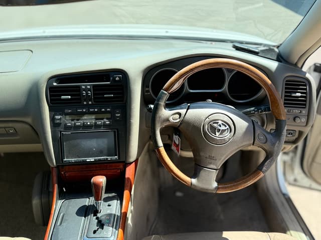 2001 Toyota Aristo JDM car for sale — photo 12 of 13