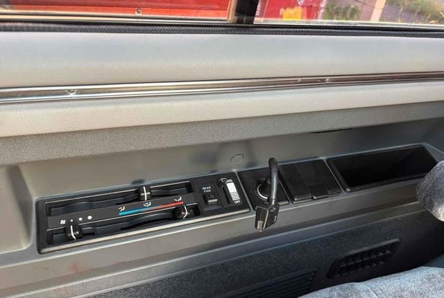1988 Mitsubishi Delica JDM car for sale — photo 21 of 22