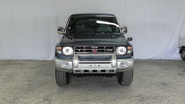 1997 Mitsubishi Pajero JDM car for sale — photo 2 of 23