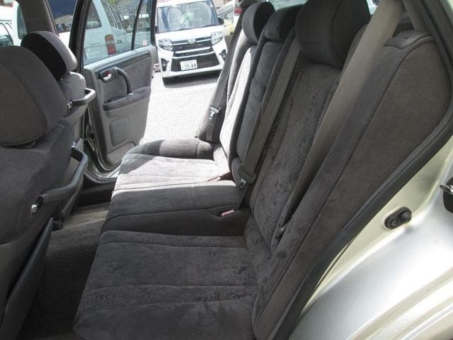 2000 Toyota Crown JDM car for sale — photo 9 of 23