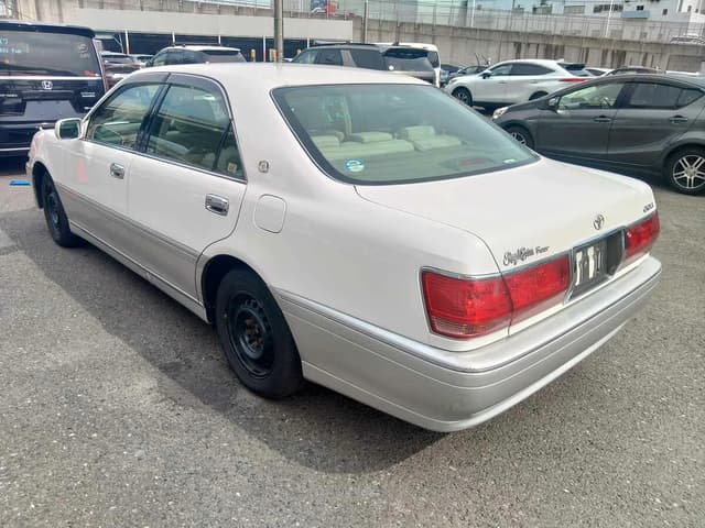 2001 Toyota Crown JDM car for sale — photo 8 of 9