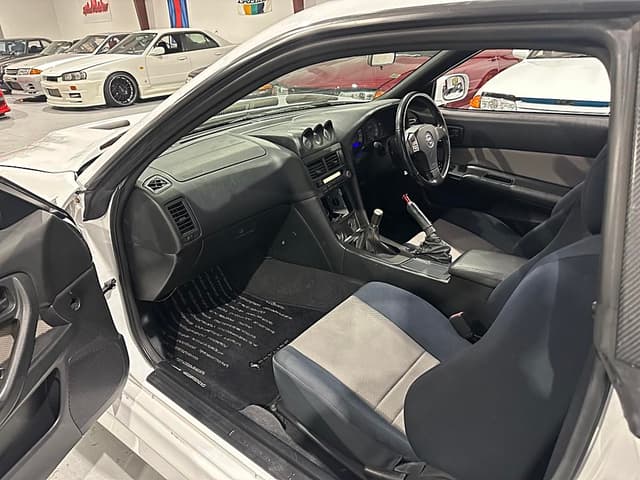 2000 Nissan Skyline JDM car for sale — photo 12 of 17