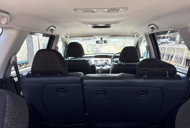 2004 Honda Odyssey JDM car for sale — photo 8 of 18