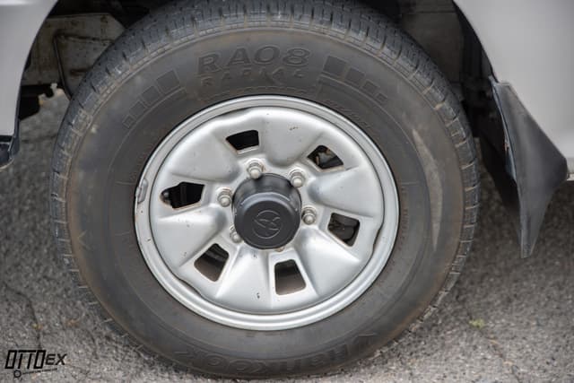 1999 Toyota HiAce JDM car for sale — photo 15 of 25
