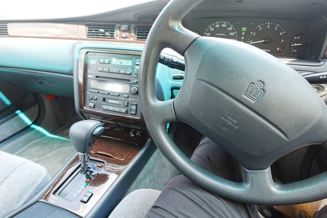 1995 Toyota Crown JDM car for sale — photo 13 of 14