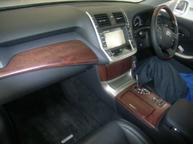 2009 Toyota Crown JDM car for sale — photo 3 of 5