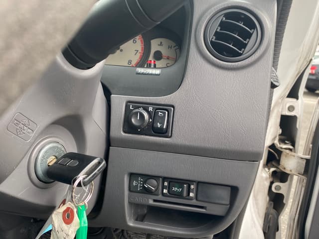 2007 Nissan Caravan JDM car for sale — photo 15 of 16