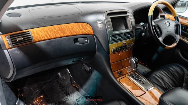 2001 Toyota Celsior JDM car for sale — photo 23 of 25