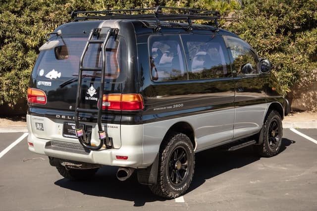 1994 Mitsubishi Delica JDM car for sale — photo 11 of 25