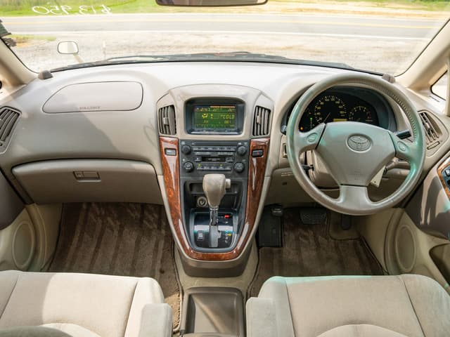 1999 Toyota Harrier JDM car for sale — photo 11 of 16