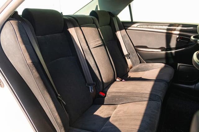 2004 Toyota Crown JDM car for sale — photo 18 of 19