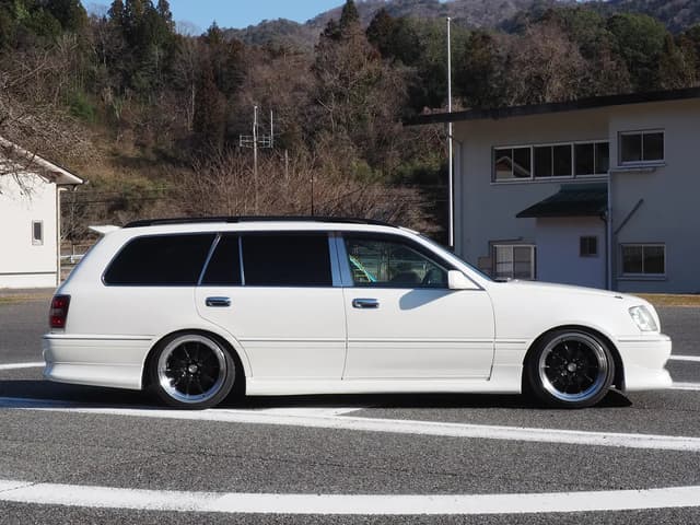 2001 Toyota Crown JDM car for sale — photo 17 of 25