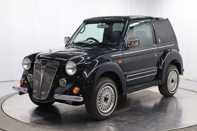 1998 Mitsubishi Pajero JDM car for sale — photo 2 of 25