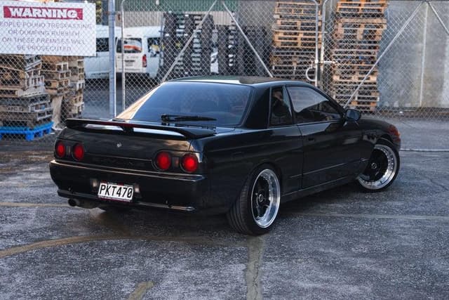 1992 Nissan Skyline JDM car for sale — photo 11 of 20