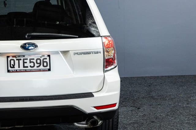 2011 Subaru Forester JDM car for sale — photo 8 of 20