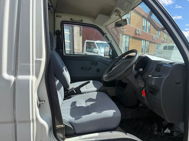 2009 Daihatsu Hijet JDM car for sale — photo 6 of 8