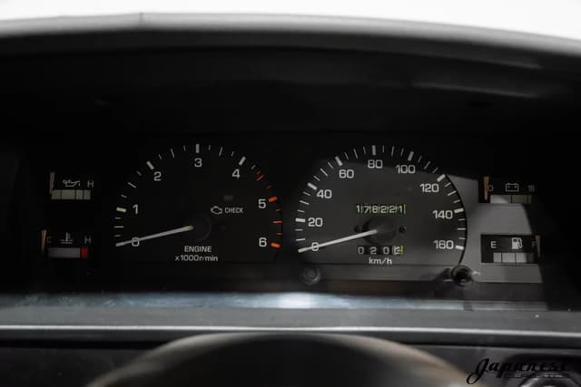 1995 Toyota Hilux Surf JDM car for sale — photo 13 of 25